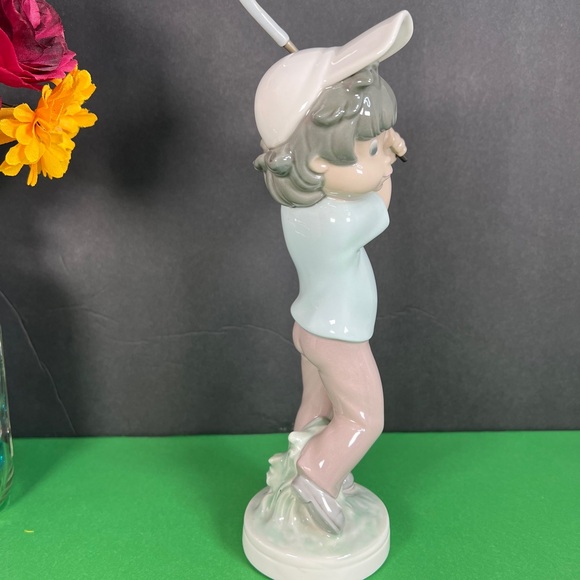 Lladró Sports Billy Golfer Vintage 1982,
Lladró by Jose Roig. Mint Condition - Picture 6 of 17